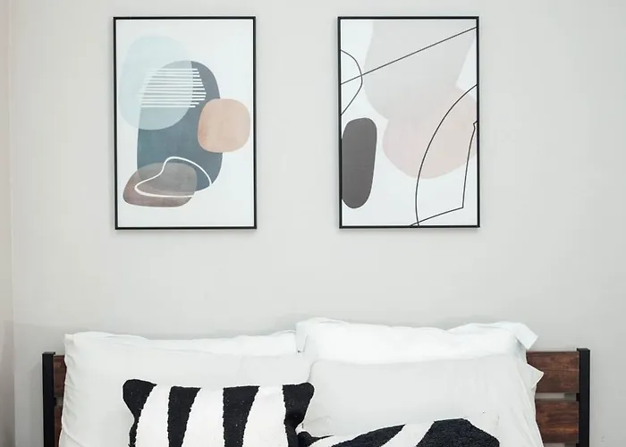 Modern & Spacious By Northwestern Hospital Bronzeville *