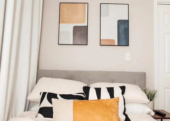 Modern & Spacious By Northwestern Hospital Bronzeville *