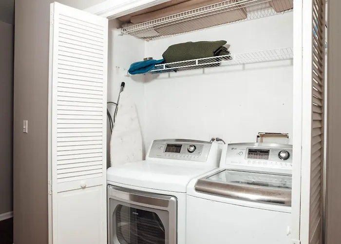 Modern & Spacious By Northwestern Hospital Bronzeville Apartamento