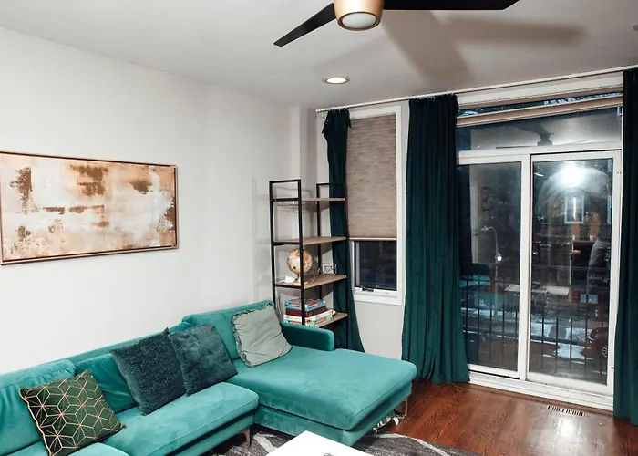 Modern & Spacious By Northwestern Hospital Bronzeville *